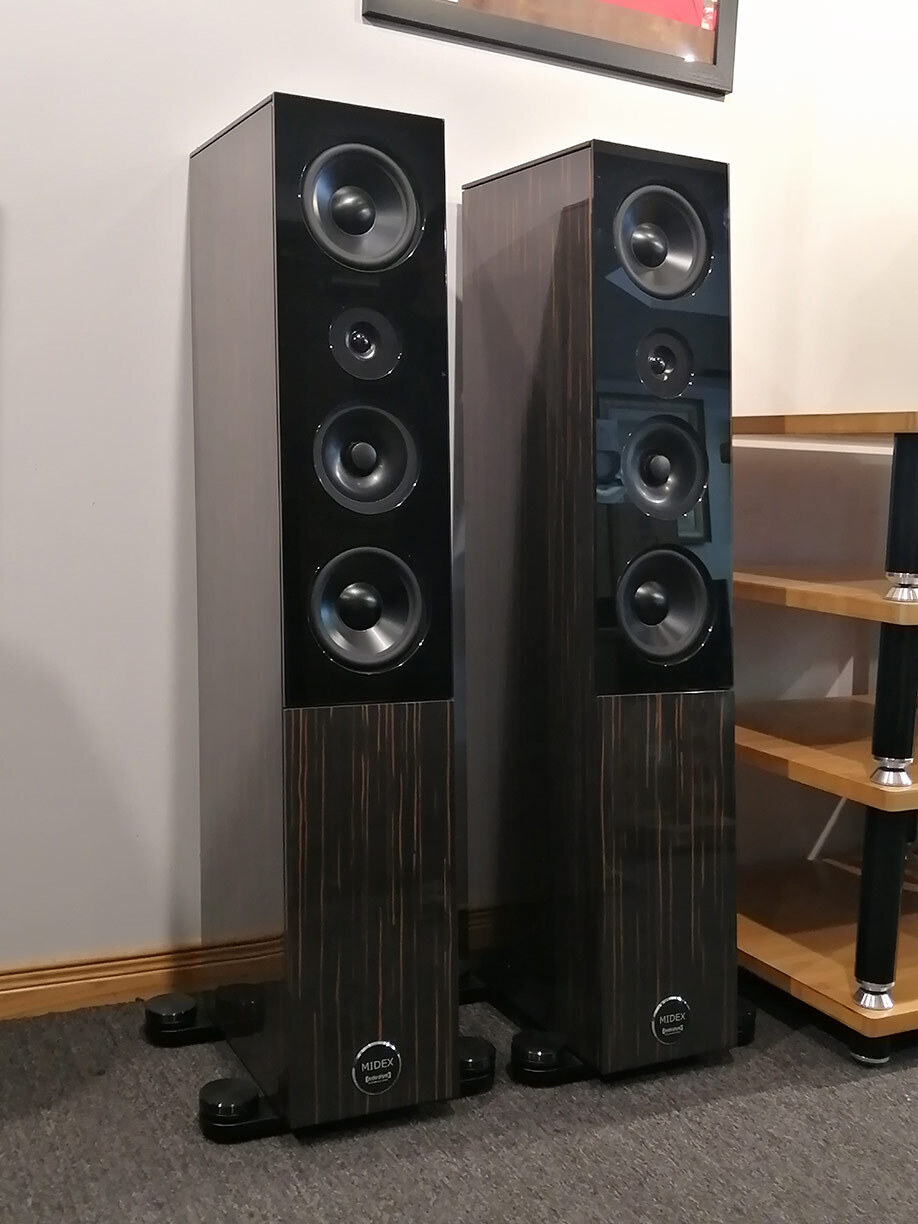 Pair of high-fidelity floorstanding speakers