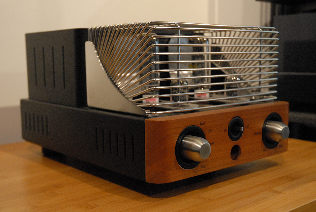 Unison Research vacuum tube integrated amplifier